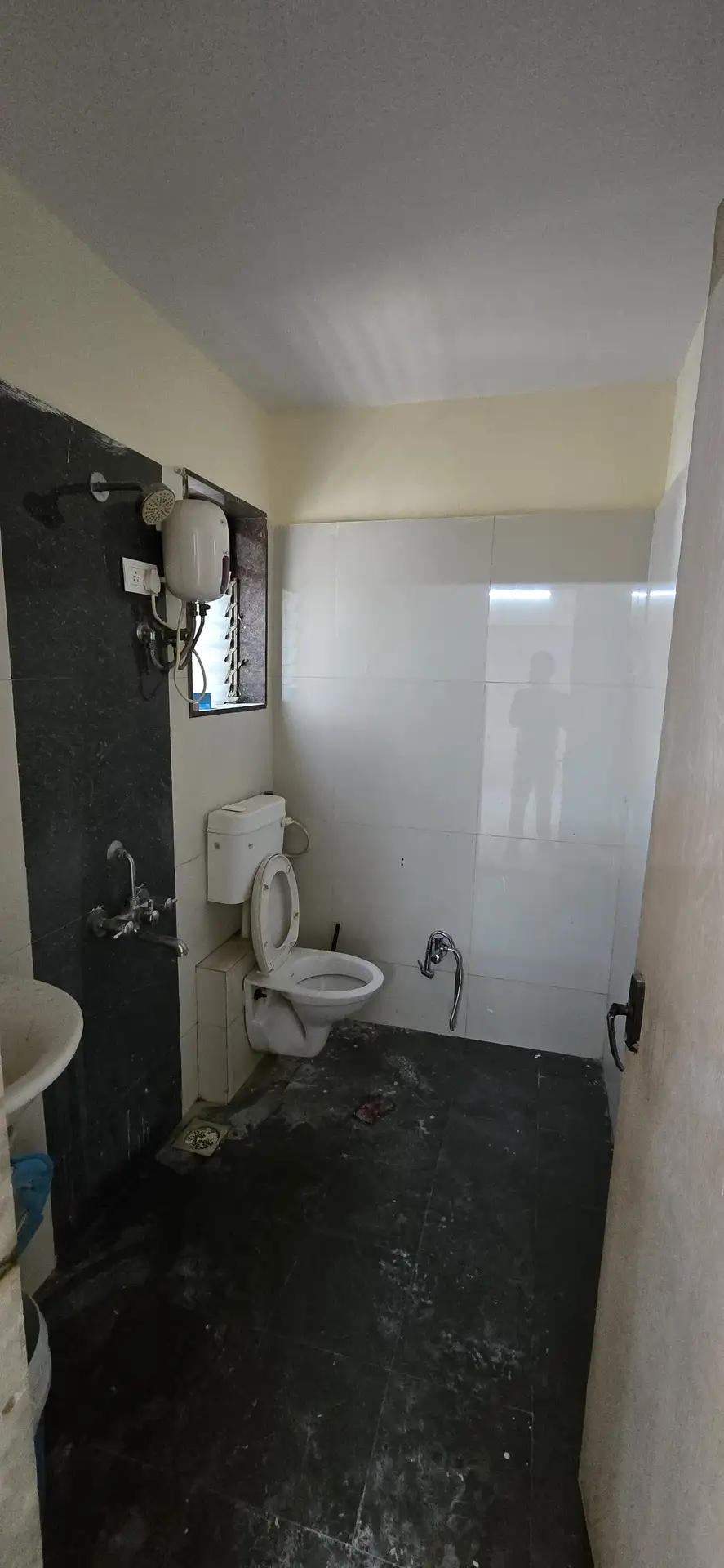 3 BHK Flat for Rent in Shah Arcade III Malad east, Malad East